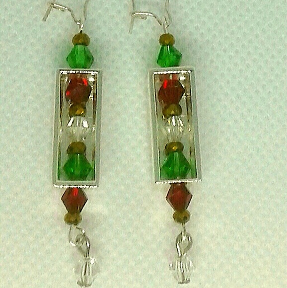"Colors of Xmas" swarovski crystal earrings - Picture 3 of 7